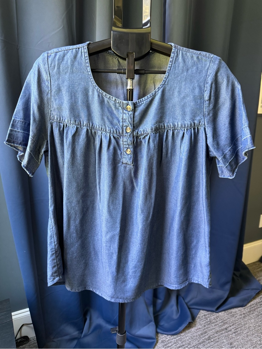FSP Women’s Size Medium Chambray Lyocell Loose Fit Blouse **flaws